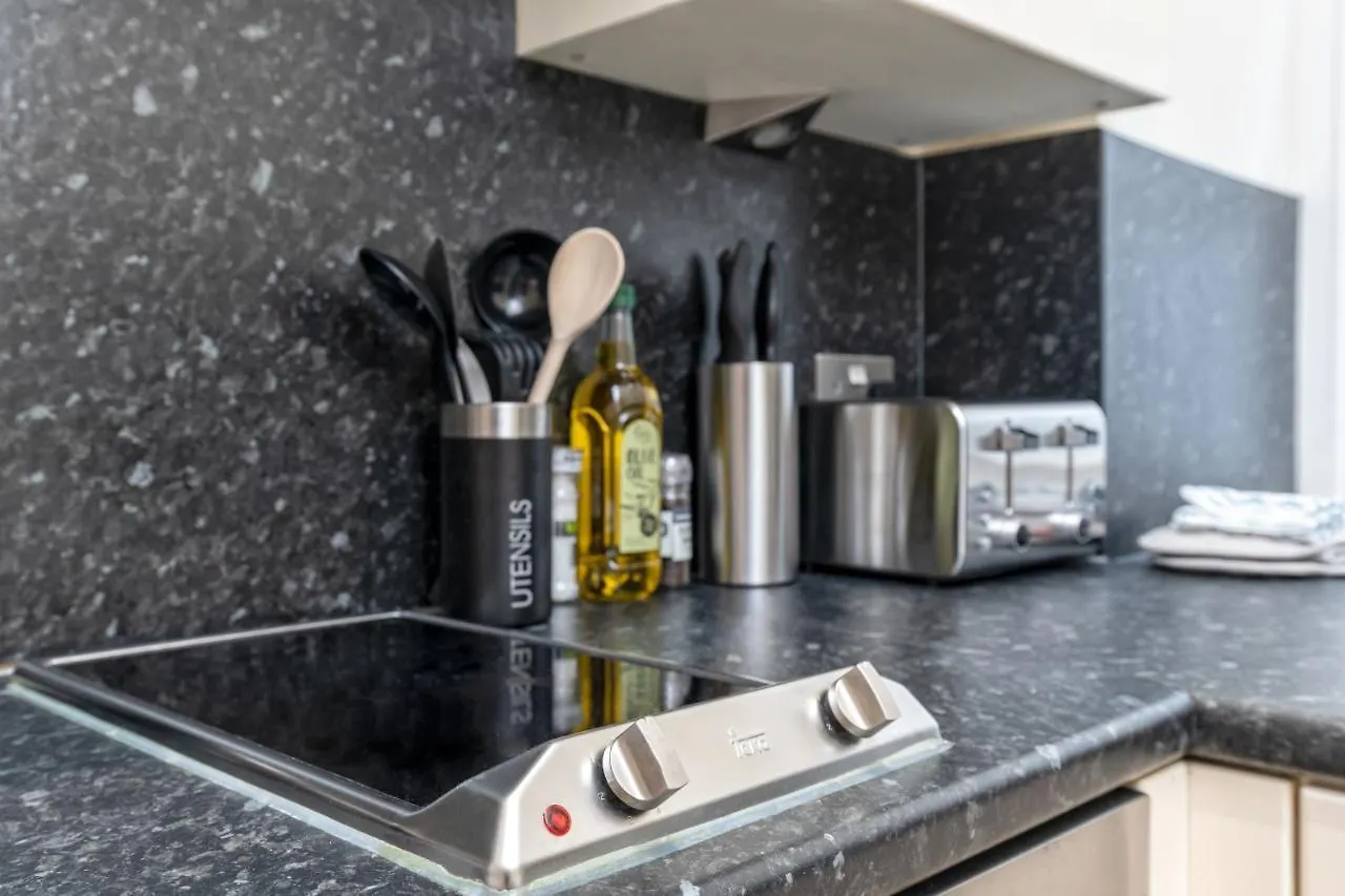 Victoria Court Suites - Aberdeen Apartment