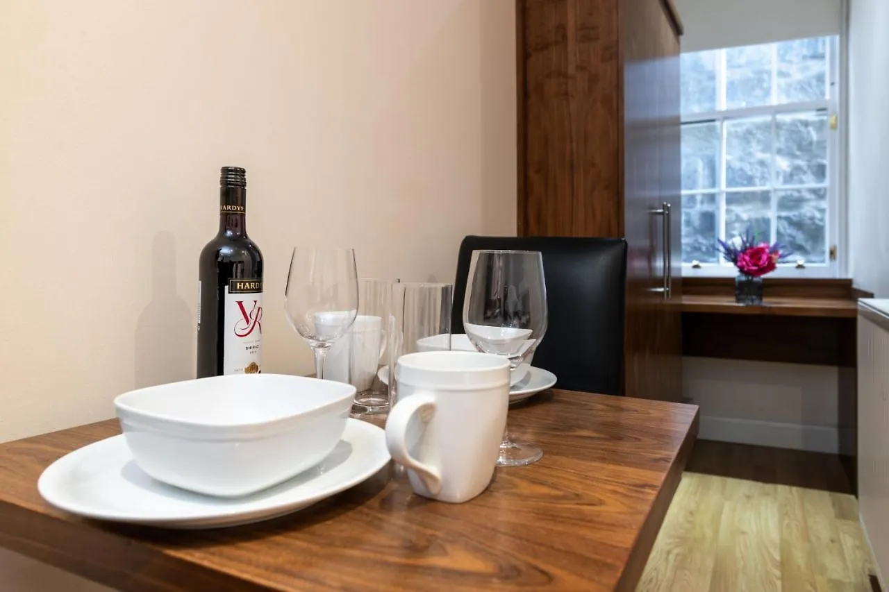 Victoria Court Suites - Aberdeen Apartment